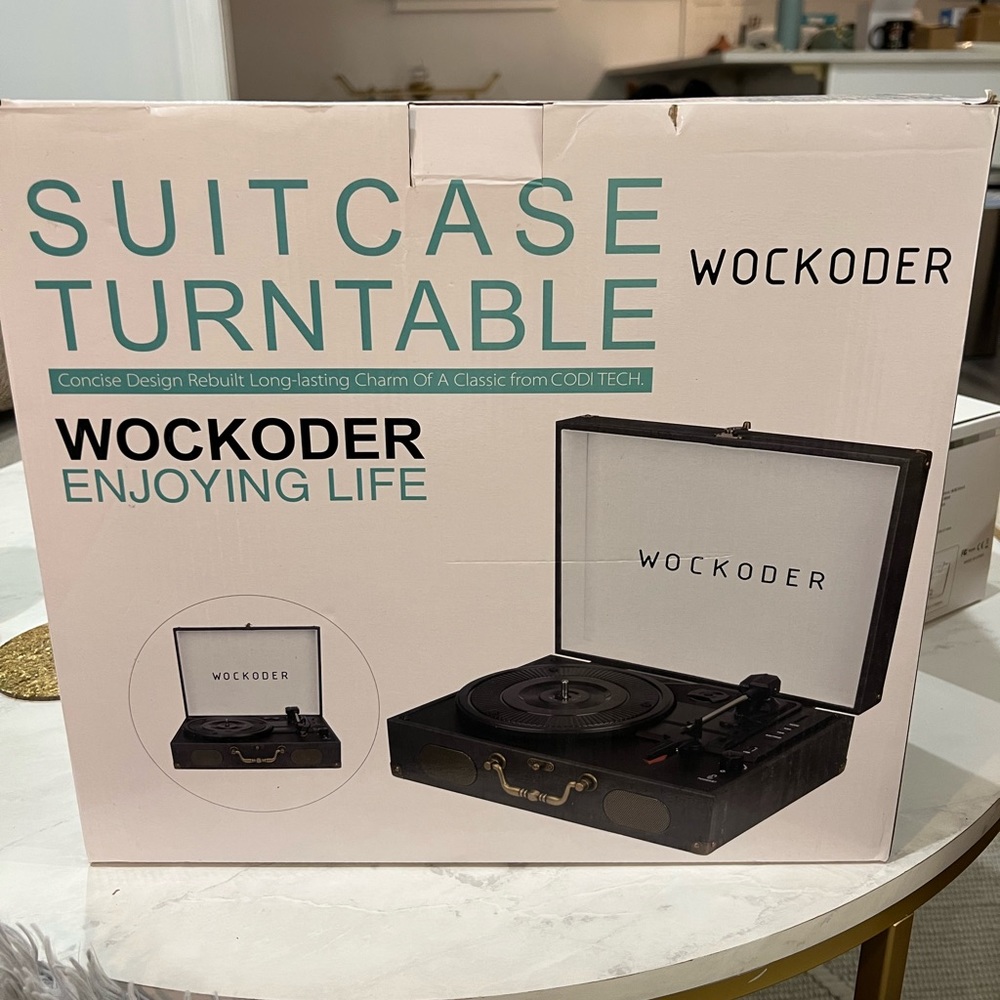 NEW - Suitcase Turntable Record Player